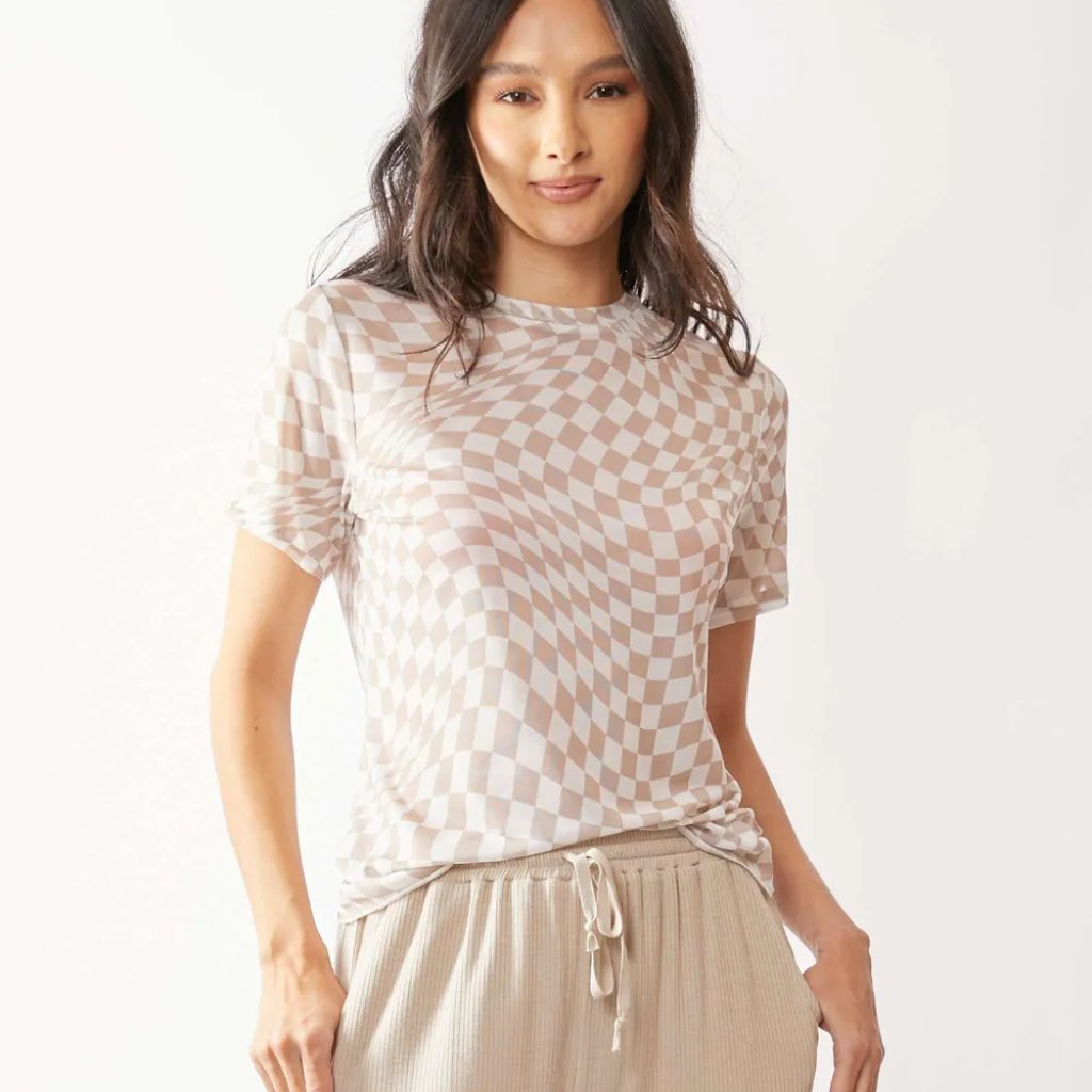 Davi & Dani Checker Board Printed Mesh Short Sleeve Top
